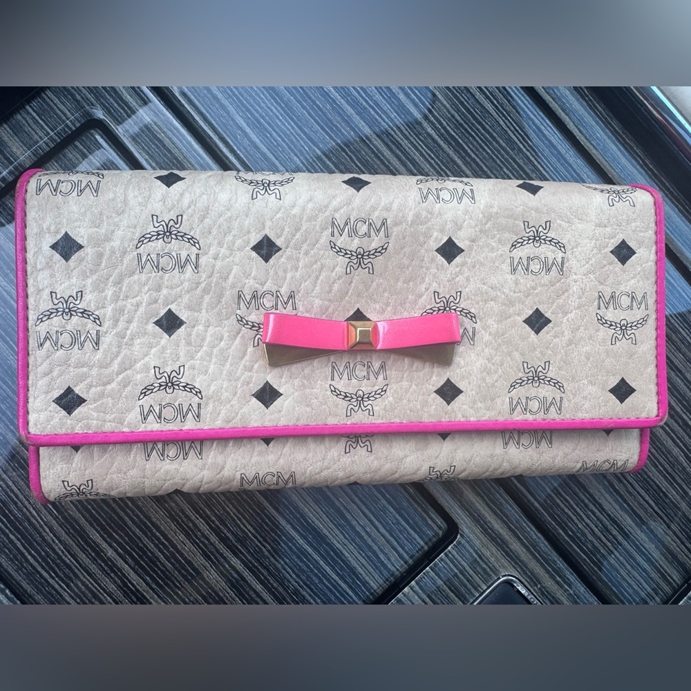 MCM Visetos Bow Long Wallet RARE colorway with dust bag 💼